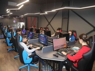 Elazığ'da E-Spor Merkezi hizmete sunuldu