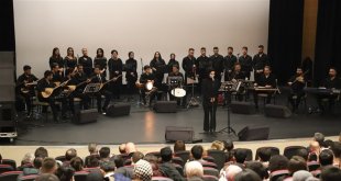 Üniversite öğrencilerinden konser