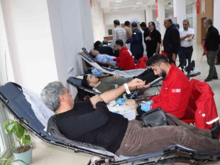 Kan talebine duyarsız kalmadılar