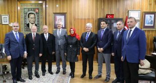 Eski Sağlık Bakanı Akdağ ve beraberindeki heyetten Rektör Çomaklı'ya ziyaret