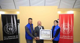 Ağrı Valisi Varol, üniversite öğrencileri ile buluştu