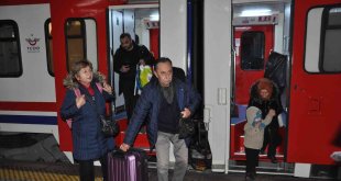 Masalsı yolculuk Kars'ta son buldu: Turistik Doğu Ekspresi sezonun ilk seferini tamamladı