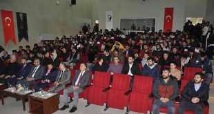 Kars'ta "Türkiye Yüzyılı" konferansı düzenlendi