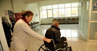 Van Büyükşehir Belediyesinden engelli vatandaşlara medikal malzeme desteği