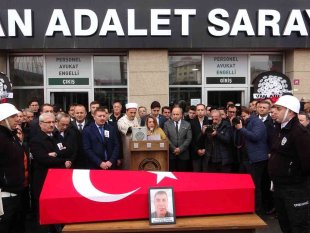 Van'da vefat eden Cumhuriyet Savcısı için tören düzenlendi