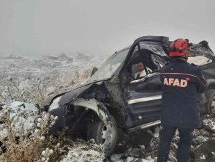 Kars'ta trafik kazası: 3 yaralı