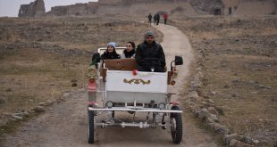 Ani Ören Yeri'ni elektrikli faytonla bir yılda yaklaşık 15 bin kişi gezdi