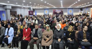 Van'da 'AK Parti Siyaset Akademisi Kadın' programı başladı