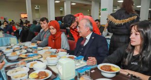 Atatürk Üniversitesi'nde yüksek kalite standardına ulaşan merkezi yemekhane hizmetine devam ediyor