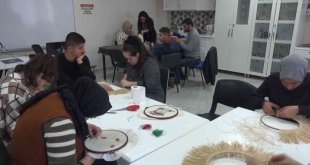 Özel öğrenciler hem meslek öğreniyor hem para kazanıyor