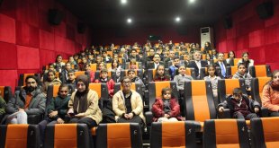 Hamurlu çocuklar sinemaya götürüldü