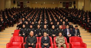 Vali Çağatay, tecrübelerini polis adaylarıyla paylaştı