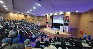 Bingöl'de 'Anadolu Mektebi Yazar Okumaları' paneli düzenlendi