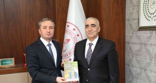AİÇÜ Öğretim Üyesi Prof. Dr. Gökalp'dan Milli Eğitim Müdürü Kökrek'e ziyaret