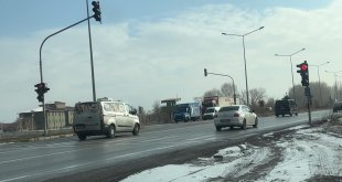 Kontrol eden yok, kırmızı ışıkta geçen çok