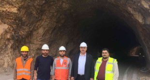 Kemaliye'de taş tünellerin içerisi çelik ağlarla kaplanıyor