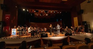 "Müslüm Gürses Şarkıları" konseri yoğun ilgi gördü