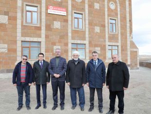 Vali Çağatay, Şehit Öztürk'ün vasiyeti olan cami ve külliye inşaatında incelemelerde bulundu