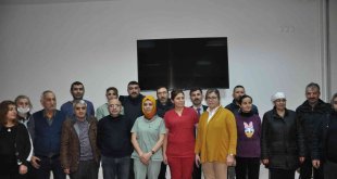 Kars'ta öğretmenevi çalışanları kadro istiyor