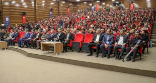 Van'da 2 bin öğrenciye 11 bin yardımcı kaynak kitabı dağıtıldı