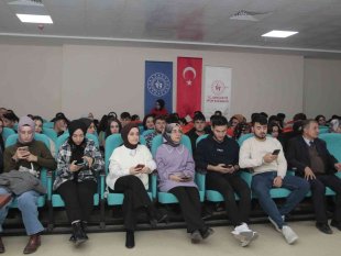 Müdür Öztürk: "Gençlerimizde bir bilinç oluşturmalıyız"