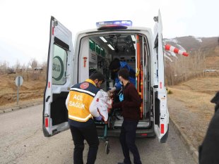 Kalbi duran öğrenci ambulans helikopterle Van'a sevk edildi