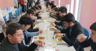 Saray'da 327 öğrenciye öğle yemeği hizmeti