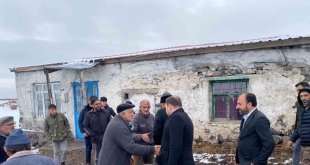 AK Parti Ardahan'da sahaya indi