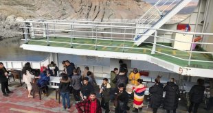 Tunceli'de engelliler için feribot gezisi