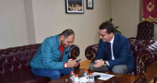 Engelli Fatih hayranı olduğu Demet Akalın ile telefonda görüştü