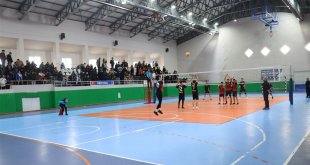 Malatya'da okullar arasında düzenlenen voleybol şampiyonası tamamlandı