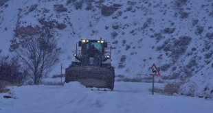 Malatya'da kardan kapalı kırsal mahalle yolları açıldı