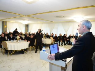 Yeşilyurt'ta muhtarlarla istişare toplantısı