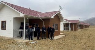 Keban Kaymakamı Ardıç, deprem konutlarını inceledi