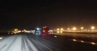 Erzurum Havalimanında kar timleri görev başında