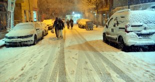 Van, Hakkari, Bitlis ve Muş'ta kar etkili oldu