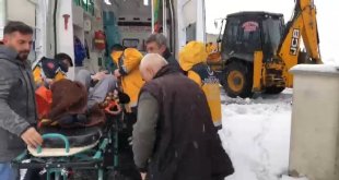 Elazığ'da kalp hastası köylü, ekiplerin yarım saatlik çalışmasıyla hastaneye kaldırıldı