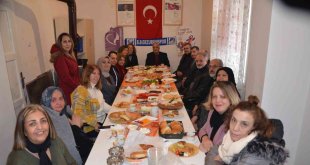 Atatürk Üniversitesi Rektörü Prof Dr Çomaklı, Türk Anneler Derneği üyeleriyle bir araya geldi