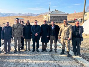 Bulanık Kaymakamı Ocak, köylerin sorunlarını yerinde tespit ediyor