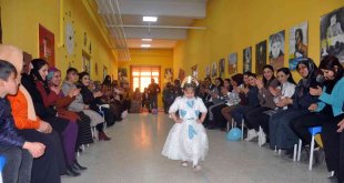 Atık malzemelerden üretilen kıyafetler görücüye çıkarıldı