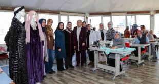 Kadınlar büyükşehir belediyesiyle meslek sahibi oluyor