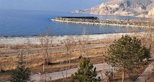 Van Gölü'nde su seviyesi düşmeye devam ediyor