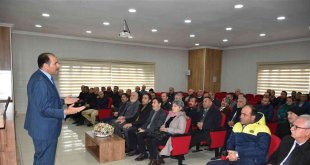 Mahalle ve köy muhtarlarına aile eğitimi verildi