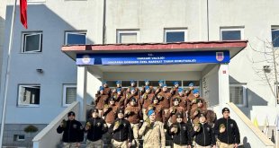 Annelerin el örmesi çorapları Mehmetçik'e ulaştırıldı