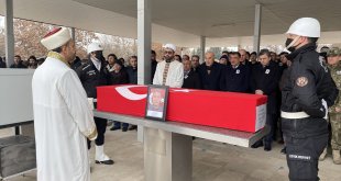 Diyarbakır'da trafik kazasında hayatını kaybeden polis memurunun cenazesi Malatya'da defnedildi