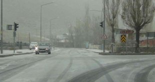 Kars'ta yağan kar kısa sürede eridi