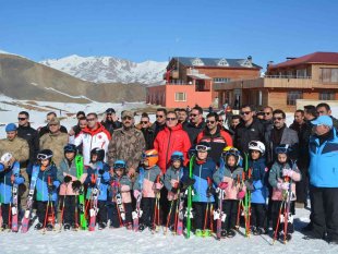 Hakkari'de kayak sezonu açıldı