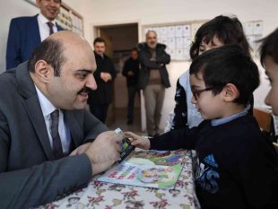 Başkan Orhan'dan miniklere 'Rafadan Tayfa' sürprizi