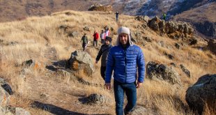 Dağcılar Ardahan'daki 'Şeytan Kalesi'ne yürüdü