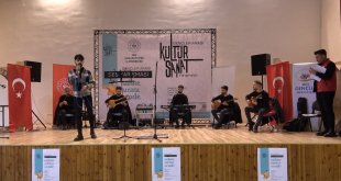 Muş'ta gençler yarıştı